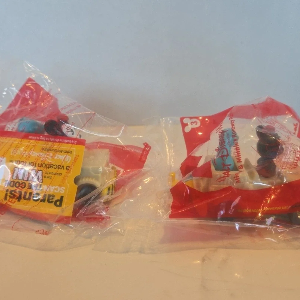 2 NEW‎ 2022 McDonald's Happy Meal Disney World 50th MINNIE MOUSE Toy #3